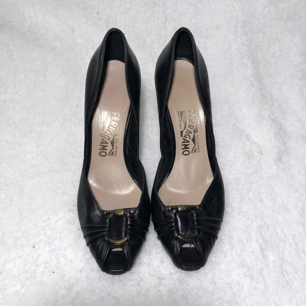 Salvatore Ferragamo  Vintage pumps Size 8B
